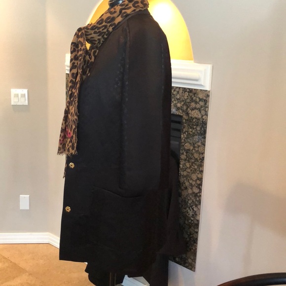 Authentic Louis Vuitton coat - Picture 4 of 16